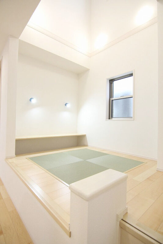 マルチスキップ2.5帖　少しゴロンと横になったり、赤ちゃんのお昼寝スペースや、お子様のお勉強スペースなど多様性のあるほっこりできる空間です♪