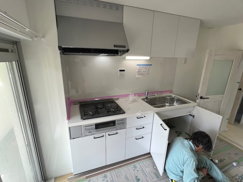 新規交換のキッチン 丁度良い広さで使い勝手が良さそうです♪