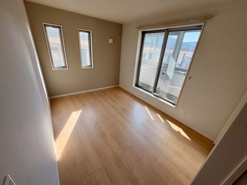 2階約6帖の洋室