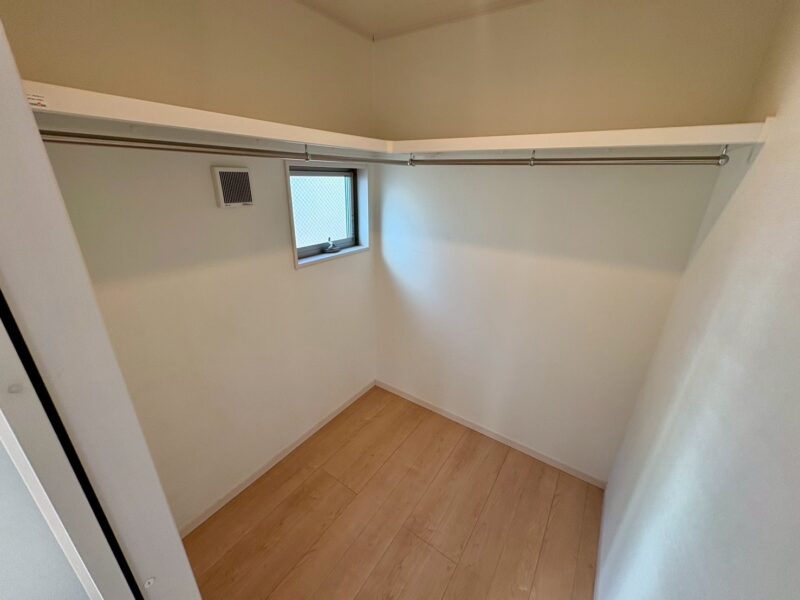 収納力のあるウォークインクローゼット完備