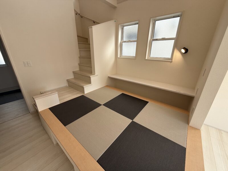 １号棟　約3.12帖のマルチスキップ　カウンター付きでパソコン作業やお子様のお勉強スペースにも！