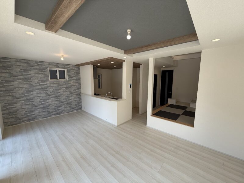 １号棟約20.37帖のＬＤＫ！ 折り上げ天井でメリハリのあるおしゃれな空間♪